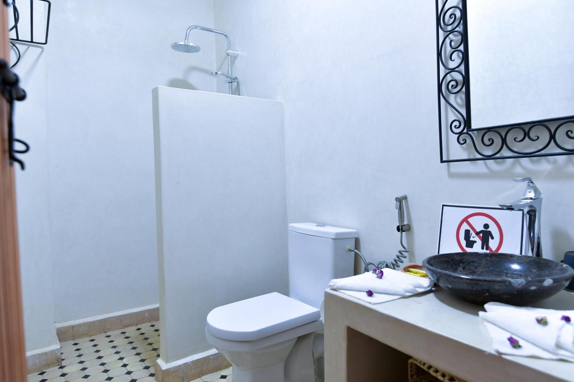 Dar Chams Ouarzazate Hotel Bagian luar foto